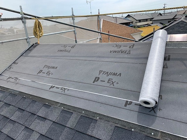 防水シート施工の様子